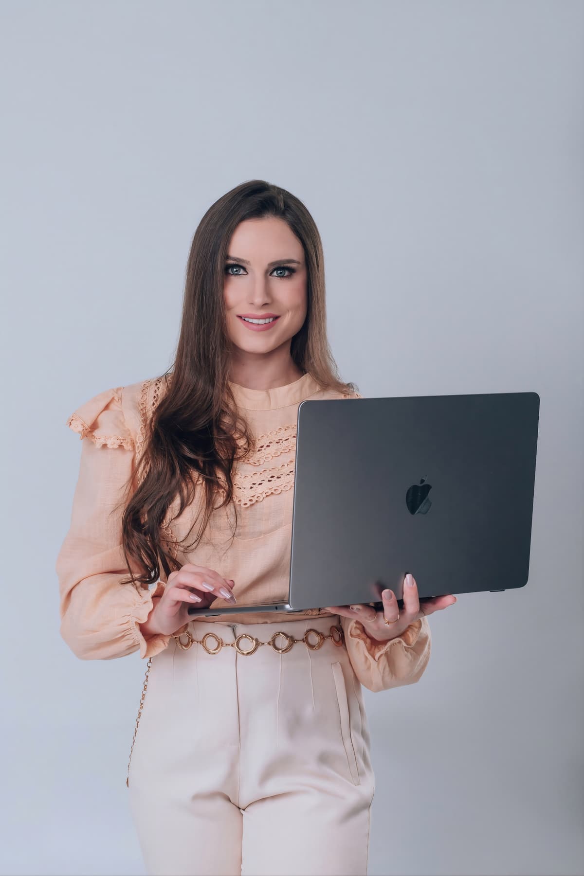 Nutricionista especialista em saúde capilar feminina